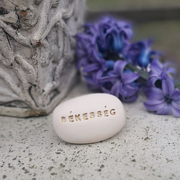BÉKESSÉG - Inspirational inscriptions on magic pebbles