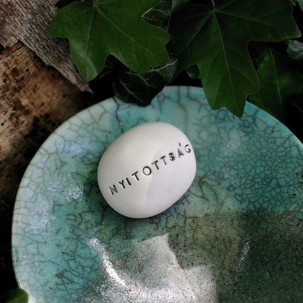 NYITOTTSÁG - A zárkózottság mellé