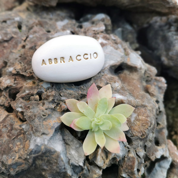 ABBRACCIO - Love message on ceramic magic pebble