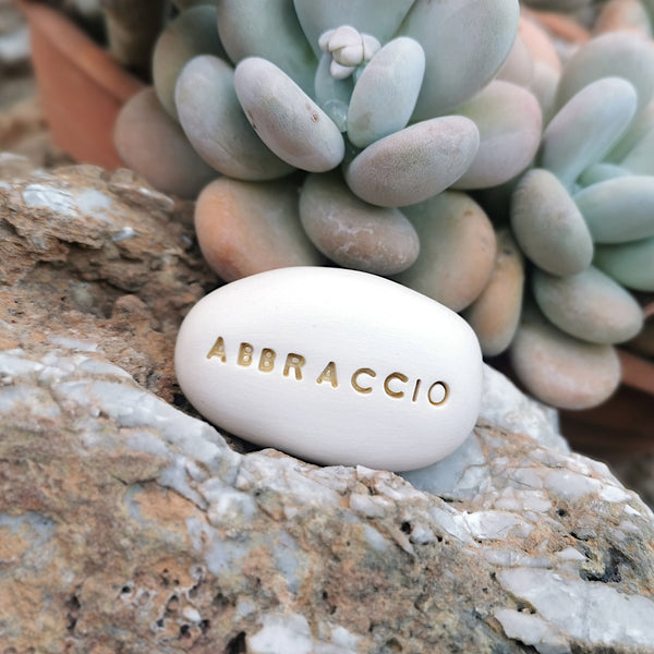 ABBRACCIO - Love message on ceramic magic pebble
