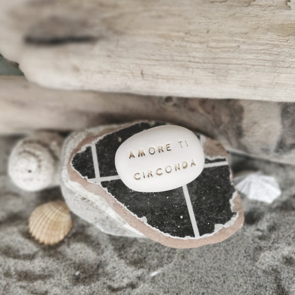 AMORE TI CIRCONDA - Regalo speciale in ceramica
