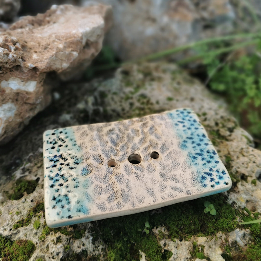 Portasapone in ceramica unico con sapone fatto a mano