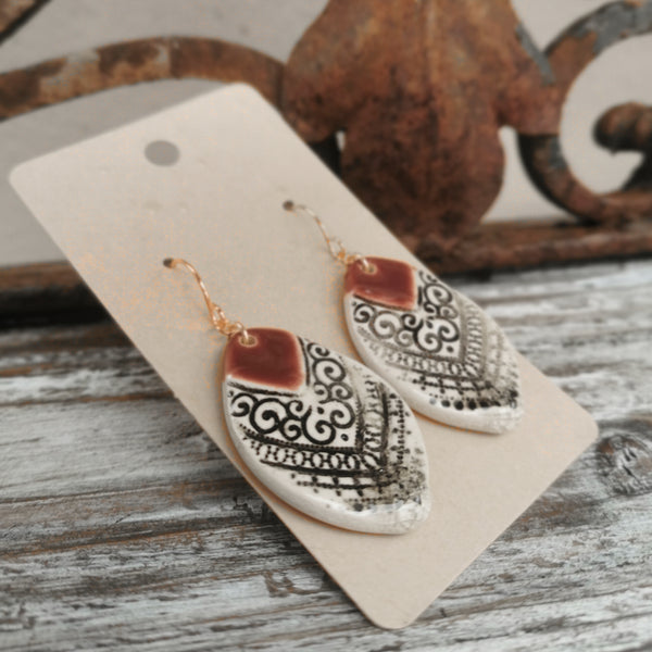 Gioielli romantici in ceramica fatti a mano 