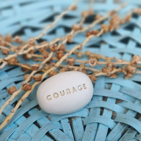 COURAGE - Motiváció feliratos kerámia kavics