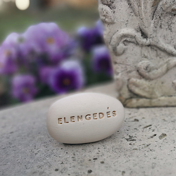 ELENGEDÉS - Spiritual messages and motivational captions