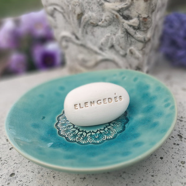 ELENGEDÉS - Spiritual messages and motivational captions