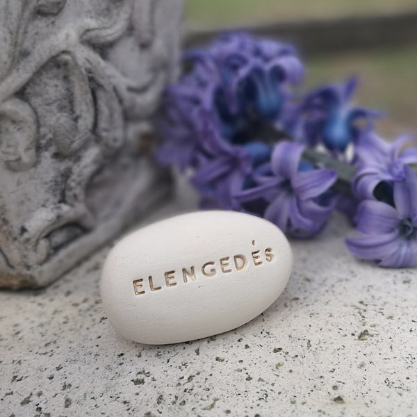 ELENGEDÉS - Spiritual messages and motivational captions