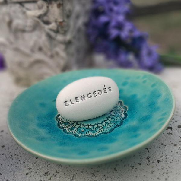 ELENGEDÉS - Spiritual messages and motivational captions
