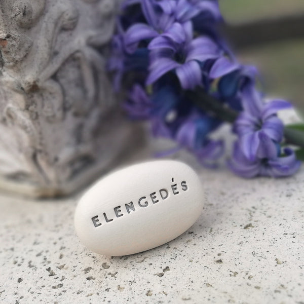 ELENGEDÉS - Spiritual messages and motivational captions