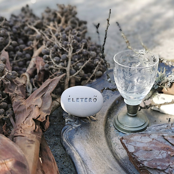 ÉLETERŐ - Un sassolino in ceramica dal potere magico che ricorda