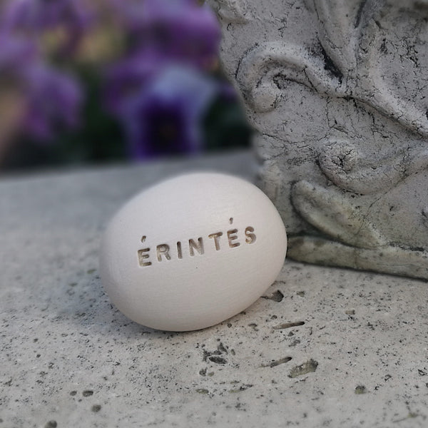 ÉRINTÉS - Parole magiche su ciottoli di ceramica