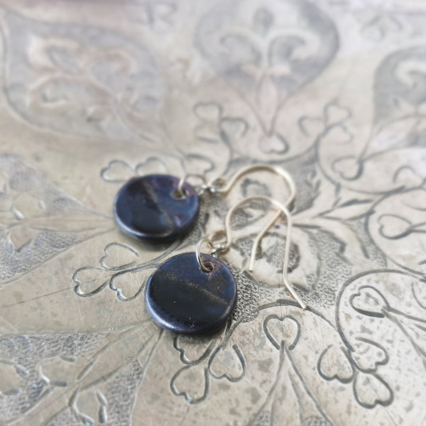 Orecchini fatti a mano in bronzo e nero
