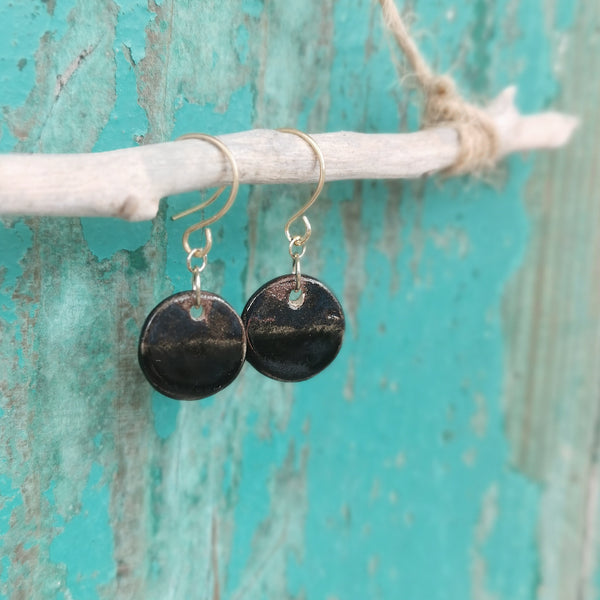 Orecchini fatti a mano in bronzo e nero