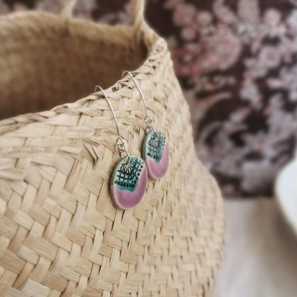 Orecchini in ceramica, gioielli boho: colori audaci, un tocco distintivo da indossare