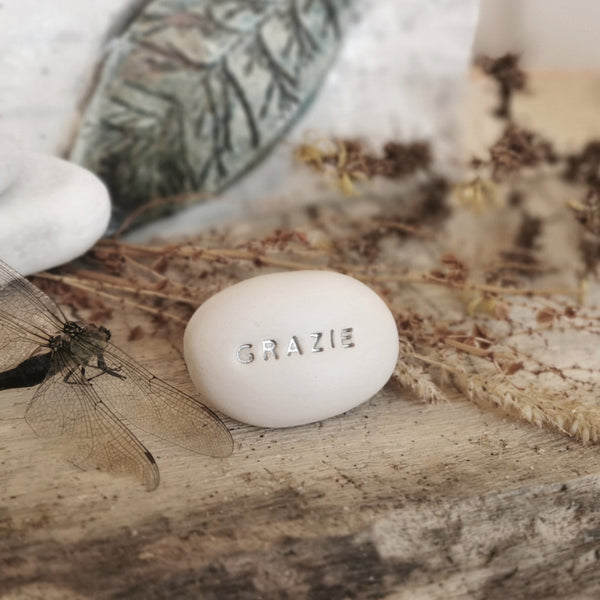 GRAZIE - Regalo di ringraziamento, parole magiche, sassolino in ceramica