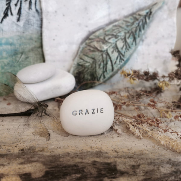GRAZIE - Regalo di ringraziamento, parole magiche, sassolino in ceramica