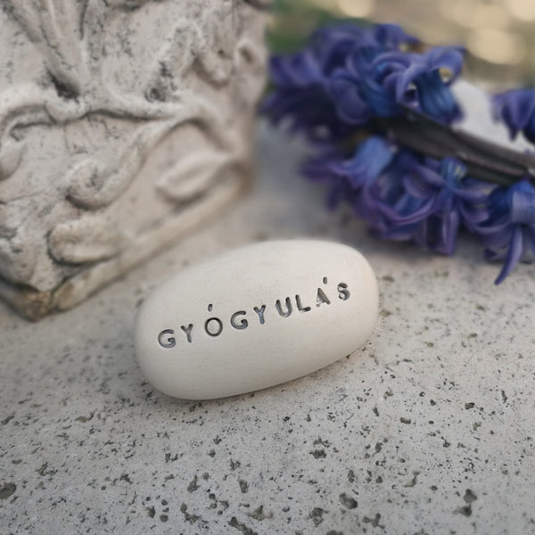 GYÓGYULÁS - Magic pebble with magic power inscription -