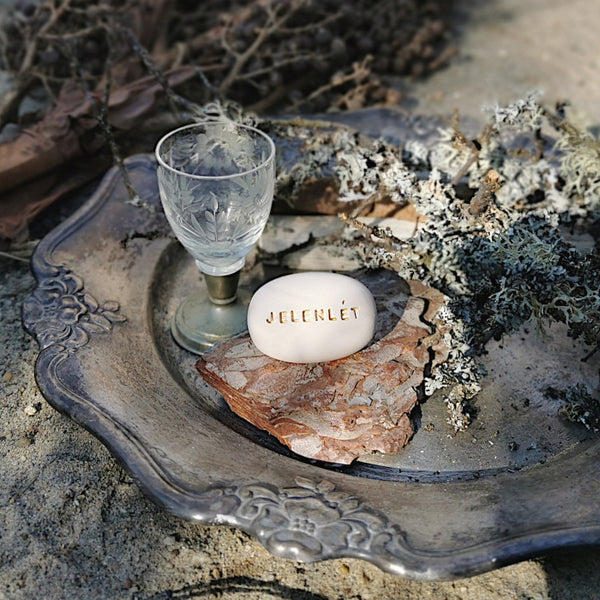 JELENLÉT - Meditáció, jóga, élet