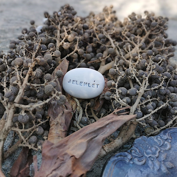 JELENLÉT - Meditáció, jóga, élet