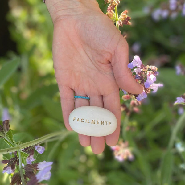 FACILMENTE - Inspirational, personalised message pebble