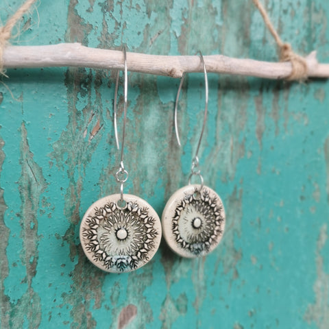 Motivo mandala in ceramica, orecchini rustici 