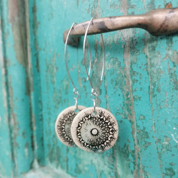Motivo mandala in ceramica, orecchini rustici 