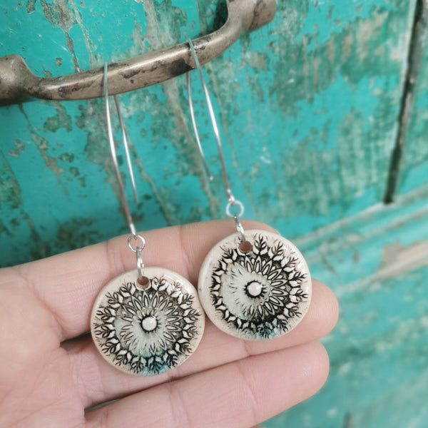 Motivo mandala in ceramica, orecchini rustici 
