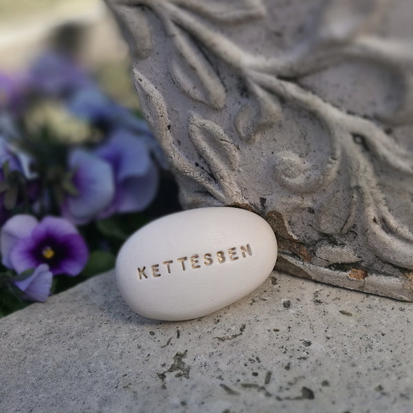 KETTESBEN - Send a message on ceramic pebbles