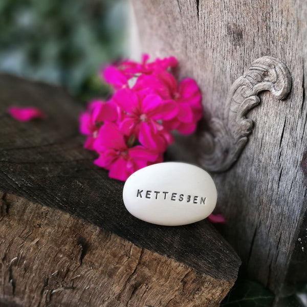 KETTESBEN - Send a message on ceramic pebbles