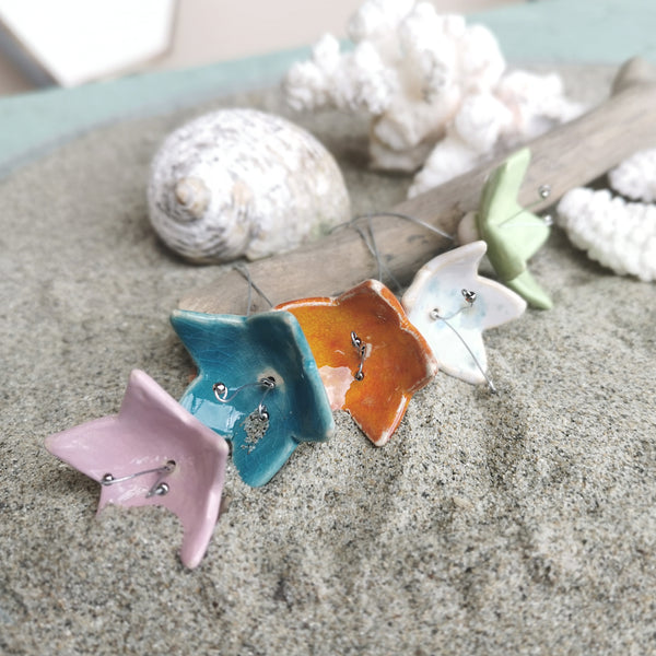 Mini fiori in ceramica, accessori decorativi in ​​confezioni, 5 pezzi di decorazione 