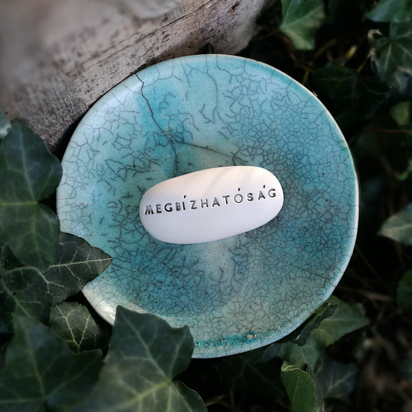 MEGBÍZHATÓSÁG - Corporate gift, motivational message