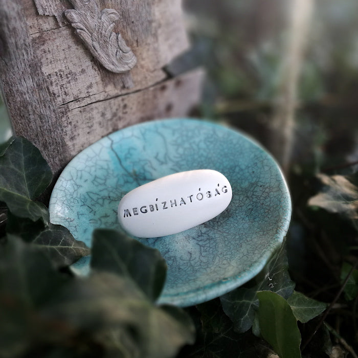 MEGBÍZHATÓSÁG - Corporate gift, motivational message
