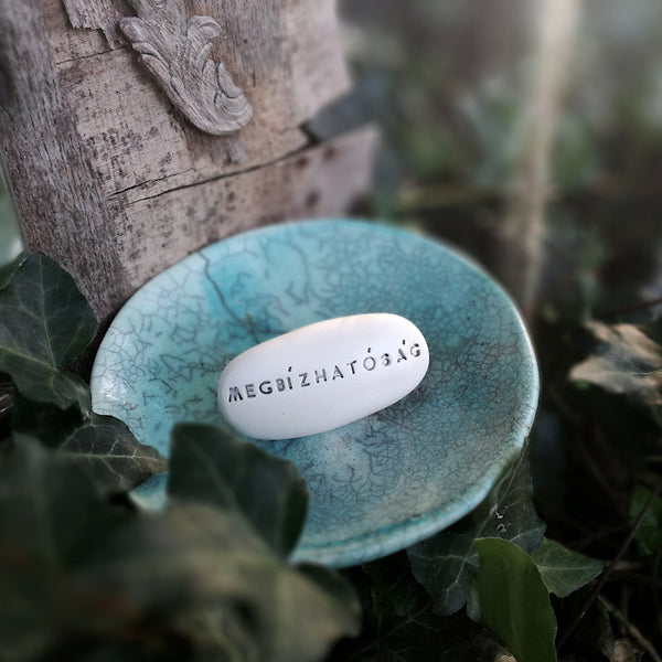MEGBÍZHATÓSÁG - Corporate gift, motivational message