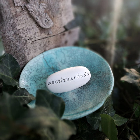 MEGBÍZHATÓSÁG - Corporate gift, motivational message