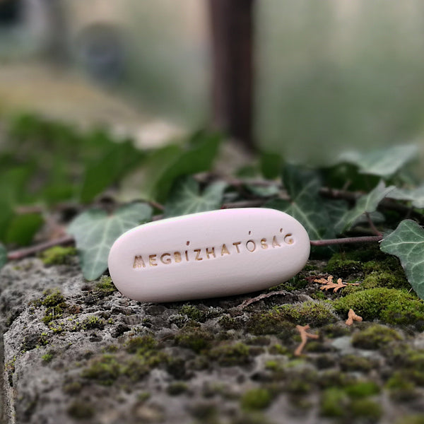 MEGBÍZHATÓSÁG - Corporate gift, motivational message