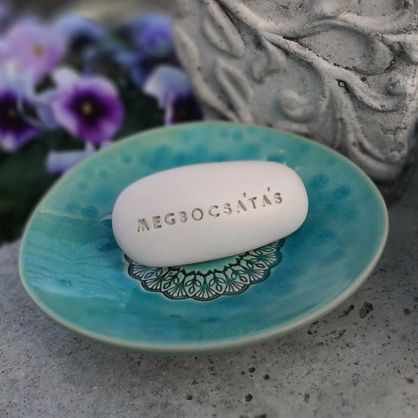 MEGBOCSÁTÁS - Say it with a magic pebble