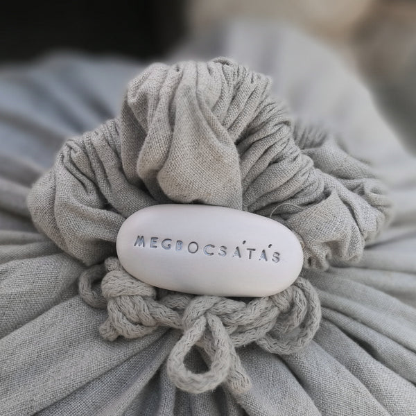 MEGBOCSÁTÁS - Say it with a magic pebble
