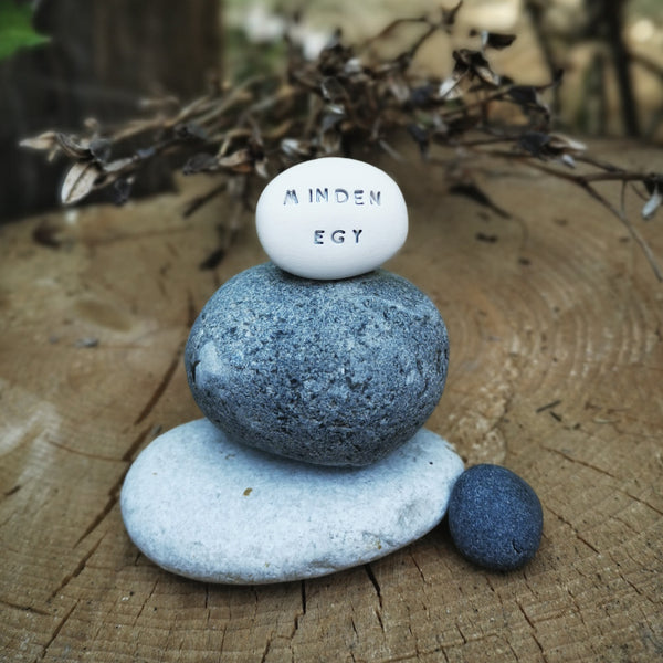 MINDEN EGY - Spiritual Ceramic Magic Pebble
