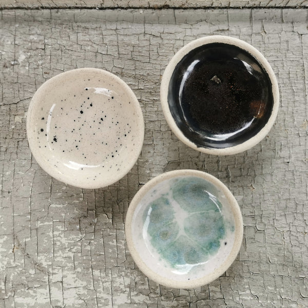 Set di mini ciotole in ceramica, colori diversi