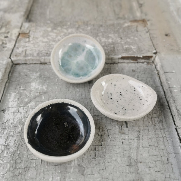 Set di mini ciotole in ceramica, colori diversi