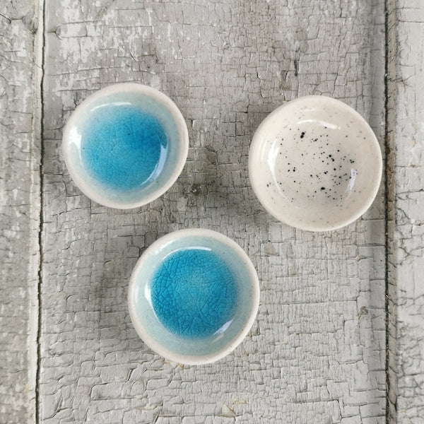 Set di mini ciotole in ceramica, colori diversi