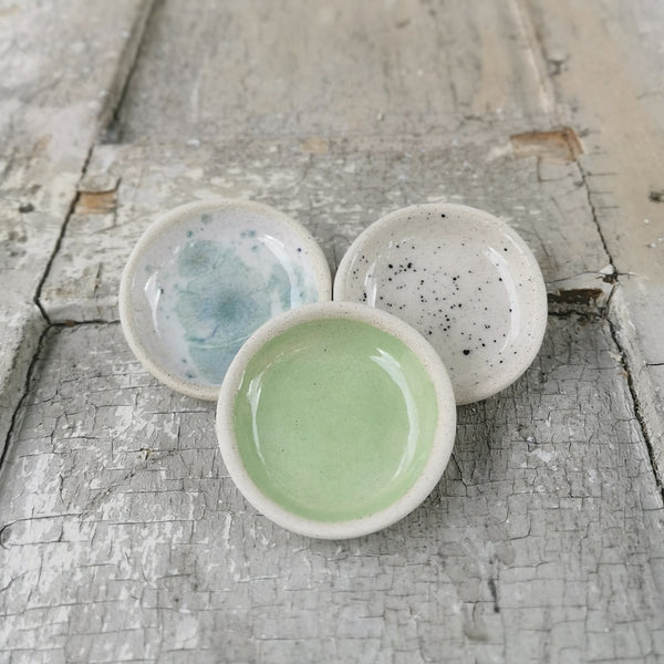 Set di mini ciotole in ceramica, colori diversi