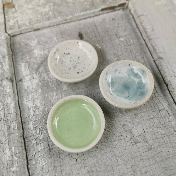 Set di mini ciotole in ceramica, colori diversi