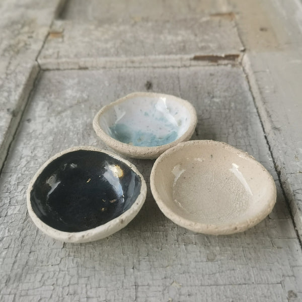 Set di ciotole rustiche in ceramica mini, colori diversi