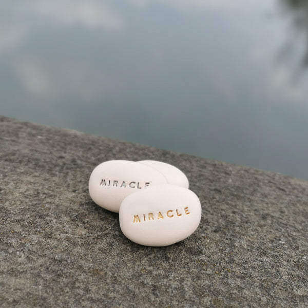 MIRACLE - Magic ceramic message pebble