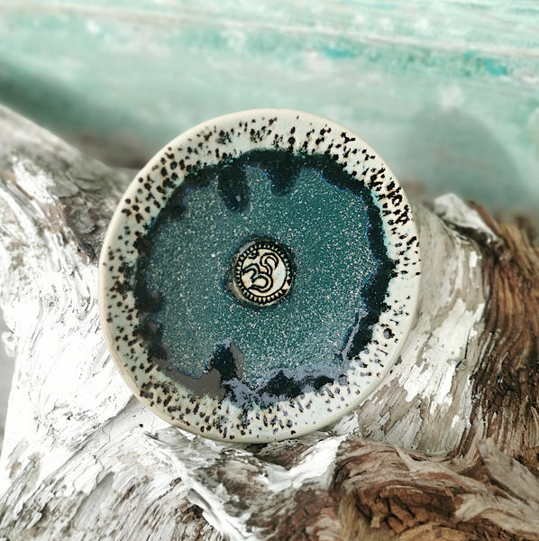 Sparkling green ceramic bowl with ohm sign