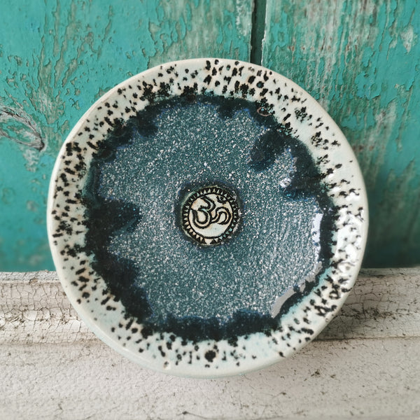 Sparkling green ceramic bowl with ohm sign