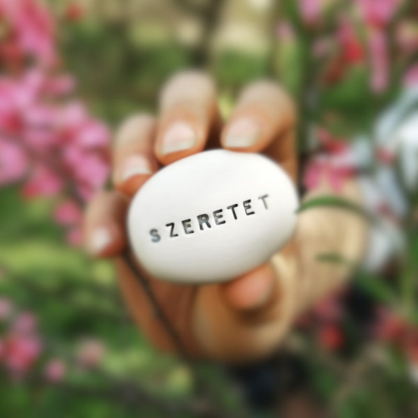 SZERETET - Un regalo duraturo sul tema dell'amore e del romanticismo