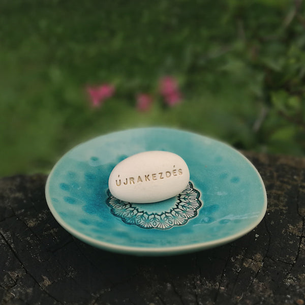 ÚJRAKEZDÉS - Words of affirmation on ceramic pebbles