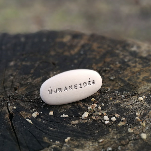 ÚJRAKEZDÉS - Words of affirmation on ceramic pebbles